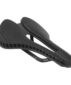 Selle 3D Carbone T808 Noir Ouverte 245X155 Rail Titanium Poids 220G (Poids Max 90Kgs) -Newton-